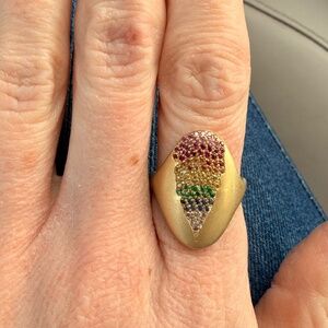 Sofia Kaman one of a kind rainbow sapphire ring